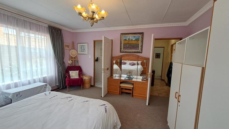 3 Bedroom Property for Sale in Stilbaai Wes Western Cape